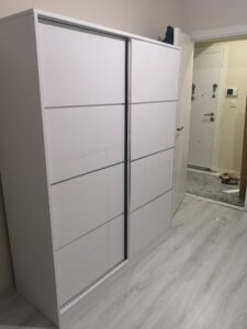 Bahcelievler sirinevler mahallesi surgulu ray kapakli elbise dolabi montaj mobilya montaj ve tamir hizmeti