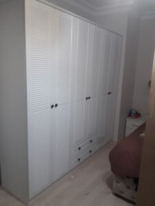 Bakirkoy atakoy mahallesi 6 kapili elbise dolabi montaj islemi mobilya montaj ve tamir hizmeti