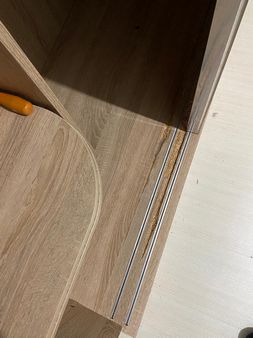 Başakşehir mahallesi sürgülü kapak ray tamiri. tekerler raydan çıktığı için etrafını aşındırmış.