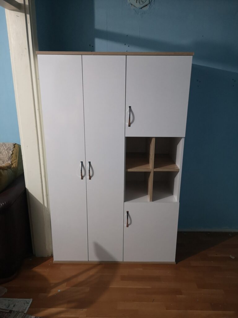 Avcılar Yeşilkent Mahallesi Elbise dolabı montaj işlemi yapıldı teslim edildi.