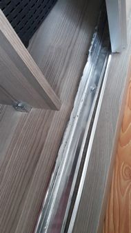 Altınşehir mahallesi surgülü ray kapaklı elbise dolabı ray tamiri