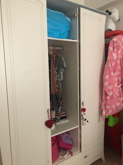 Şamlar mahallesi elbise dolabı kapak menteşe tamir işlemi