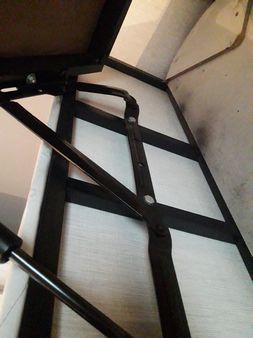 Esenyurt Aşık Veysel mahallesi baza makası yamulması sonucu açılıp kapanma sorunu oluşmuş.