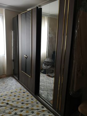 Esenyurt Barbaros Hayrettin Paşa Mahallesinde sürgülü ray kapaklı elbise dolabı tamir işlemi yapıldı teslim edildi.