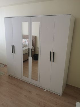 Esenyurt İncirtepe Mahallesinde 6 kapaklı elbise dolabı montaj işlemi yapıldı teslim edildi.