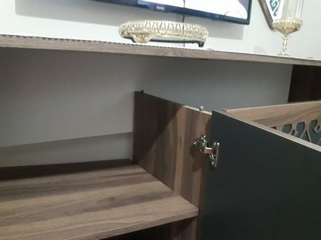 Esenyurt İstiklal Mahallesinde konsol orta kısım çökmesi oluşmuş. Bu tür sorunlar genelde sağlam montaj yapılmadığından kaynaklanıyor.