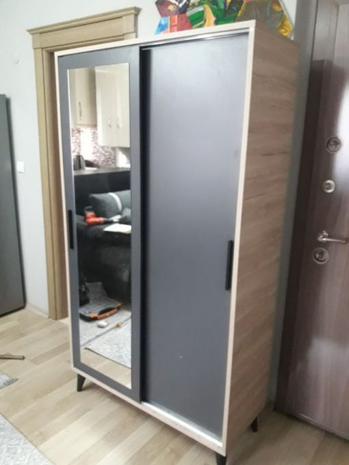 Esenyurt Süleymaniye Mahallesi sürgülü ray kapaklı elbise dolabı montaj işlemi.