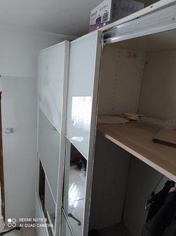 Esenyurt Süleymaniye Mahallesi sürgülü ray kapaklı elbise dolabı kapak tamir işlemi