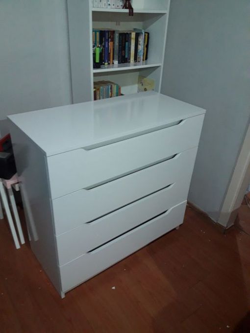 Esenyurt Yunus Emre Mahallesinde 4 çekmeceli şifonyer montaj işlemi yapıldı teslim edildi.