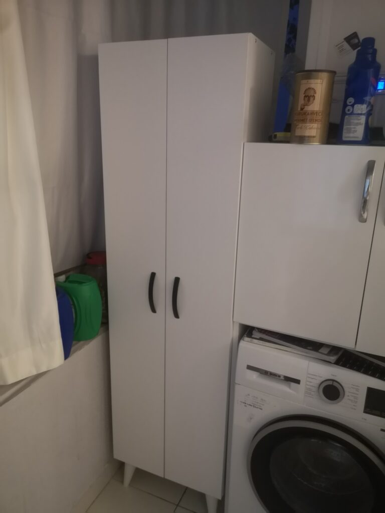 Küçükçekmece Söğütlüçeşme mahallesi mutfak kiler dolabı montaj işlemi