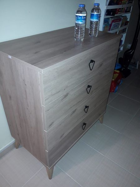 Küçükçekmece Tevfikbey mahallesi şifonyer montaj işlemi