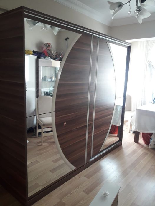 Küçükçekmece Tevfikbey mahallesi sürgülü ray kapaklı elbise dolabı kapak tamir işlemi