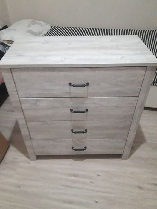 Bayrampaşa Altıntepe mahallesi şifonyer montaj işlemi yapıldı