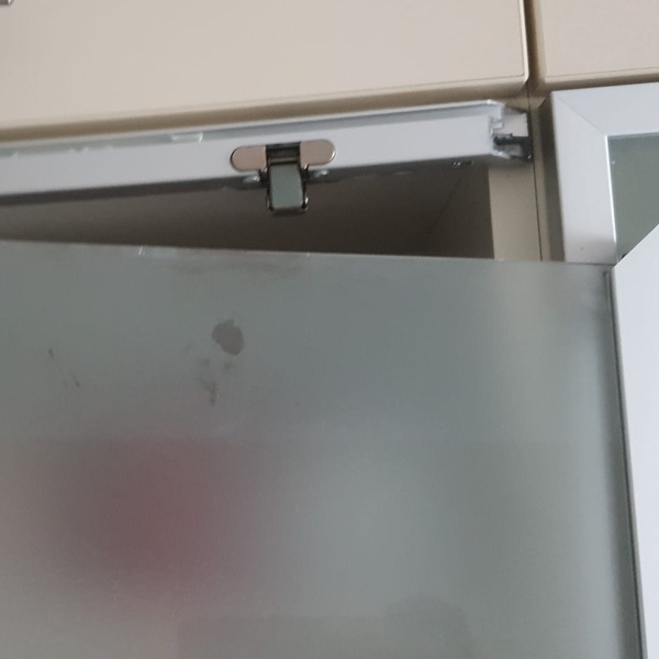 Arnavutköy Anadolu Mahallesinde mutfak dolabı alüminyum kapak tamir işlemi yapıldı