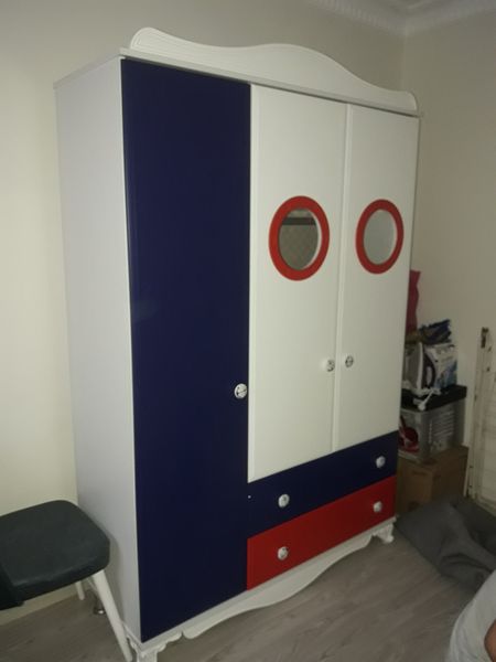 Arnavutköy Boğazköy Mahallesinde gardırop elbise dolabı montajı yapıldı