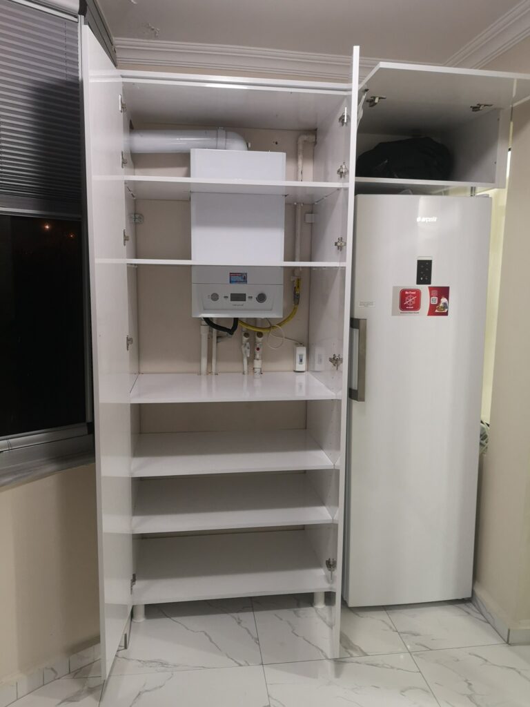 Bahçelievler çobançeşme mahallesinde kapak menteşe değişim işlemi.