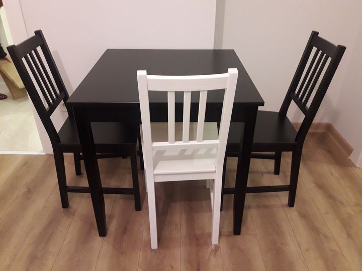 Bahçelievler mahallesinde yemek masası montajı yapıldı 