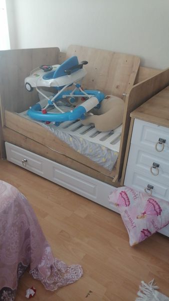 Bahçelievler Zafer mahallesinde beşik tamir işlemi 