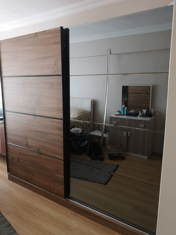 Bakırköy basınköy mahallesinde sürgülü ray kapaklı elbise dolabı tamir işlemi yapıldı