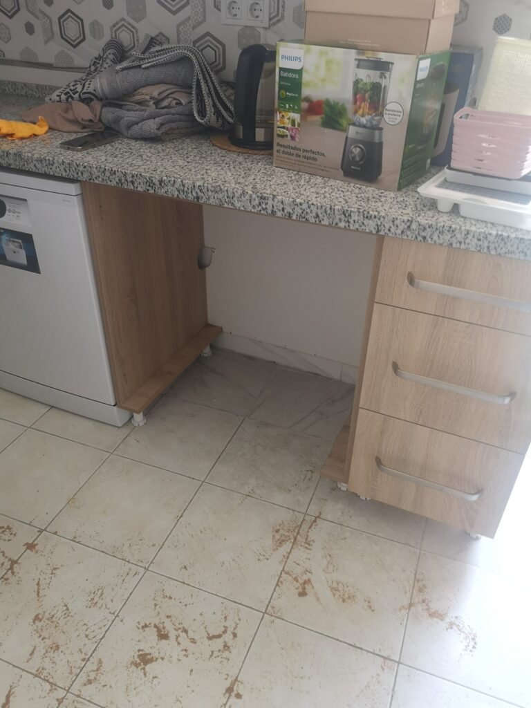 Bakırköy şenlikköy mahallesi mutfak dolabı çamaşır makinesi yeri açıldı