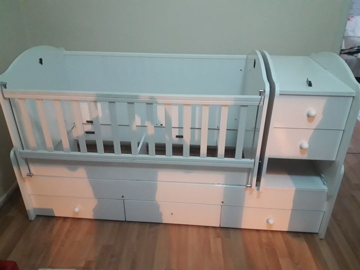 Bakırköy yenimahallede büyüyen beşik karyolası montajı yapıldı teslim edildi