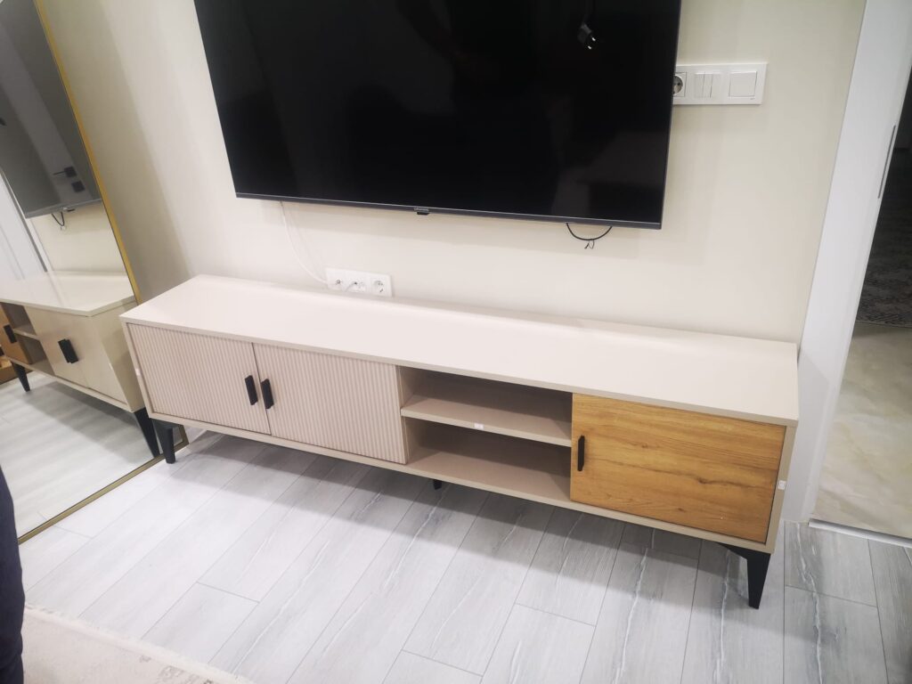 Beyoğlu Firuzağa Mahallesinde tv ünite montajı yapıldı