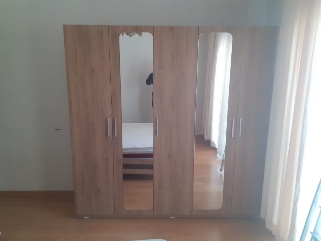 Katip Mustafa Çelebi Mahallesinde gardırop montaj işlemi yapıldı