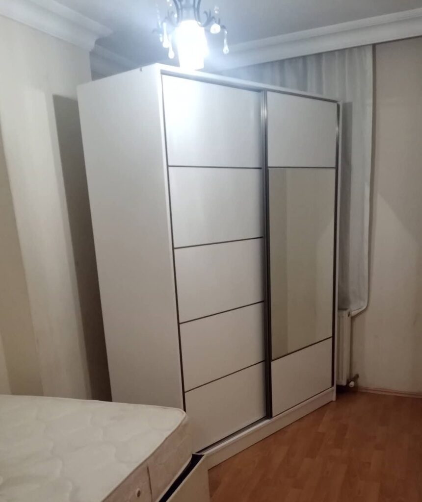 Müeyyetzade Mahallesinde sürgülü kapaklı gardırop montaj işlemi yapıldı