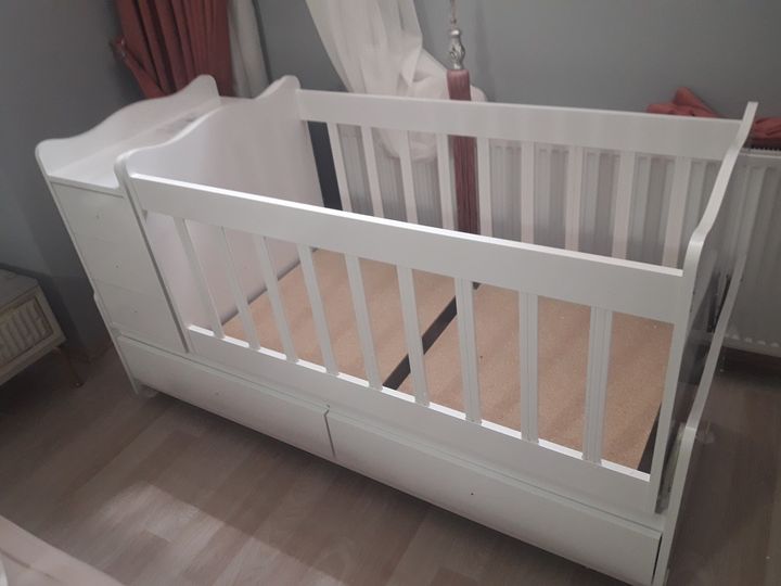 Büyükçekmece Cumhuriyet mahallesinde bebek beşiği montaj işlemi yapıldı