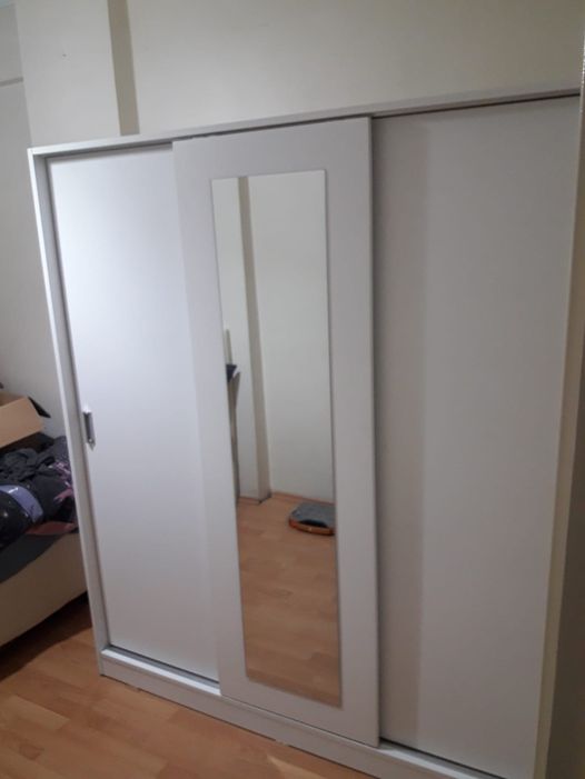 Büyükçekmece Mimaroba mahallesinde gardırop montaj işlemi yapıldı