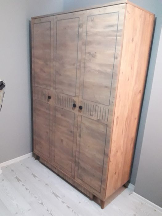 Cevatpaşa mahallesinde 3 kağılı elbise dolabı montaj işlemi yapıldı