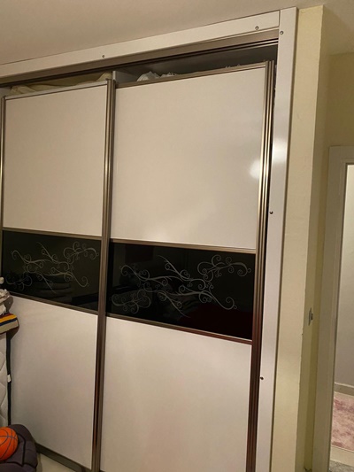 Fatih Cankurtaran Mahallesinde sürgülü ray kapaklı elbise dolabı tamir işlemi yapıldı