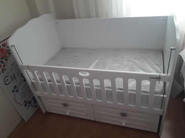 Bayrampaşa kocatepe mahallesinde bebek beşiği montaj işlemi yapıldı