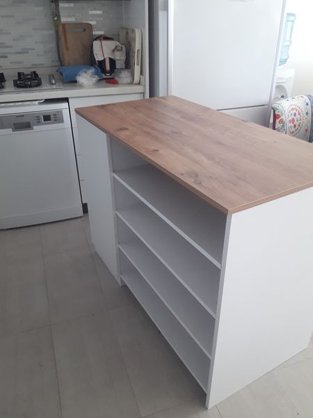 Zeytinburnu Beştelsiz mahallesinde ada mutfak dolabı montajı yapıldı.