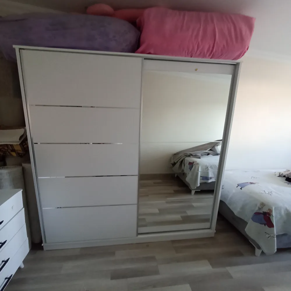 Küçükçekmece Kanarya Mahallesinde bozulan sürgülü ray kapak tamir ve bakımları yapıldı teslim edildi. - İlkemtm Mobilya